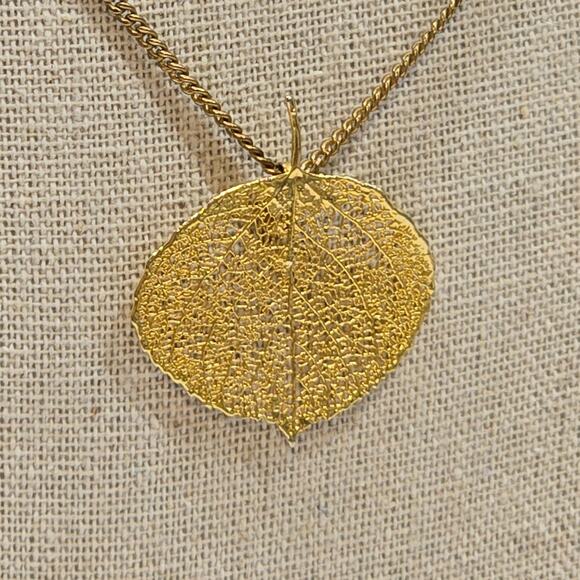 Vintage Gold Dipped Leaf Filigree Pendant With Caco 12K GF Chain Necklace - Picture 2 of 16